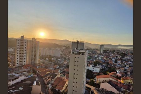 Apartamento à venda com 2 quartos, 62m² em Vila Galvão, Guarulhos