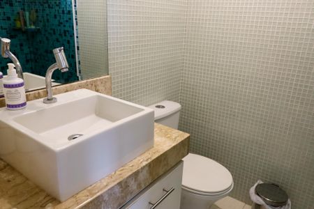 Apartamento à venda com 65m², 2 quartos e 1 vaga Apartamento à venda com 65m², 2 quartos e 1 vagaBanheiro