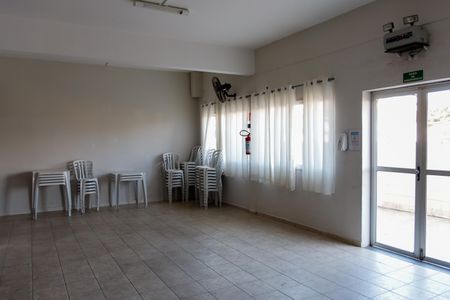 Apartamento à venda com 65m², 2 quartos e 1 vaga Apartamento à venda com 65m², 2 quartos e 1 vagaÁrea comum - Salão de festas