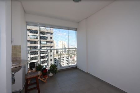 Apartamento à venda com 81m², 3 quartos e 2 vagasVaranda