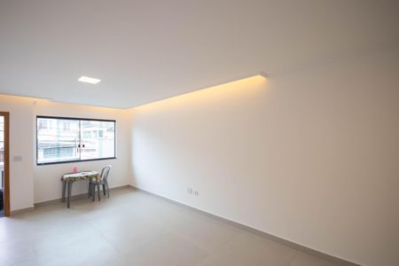 Casa à venda com 180m², 3 quartos e 5 vagasSala