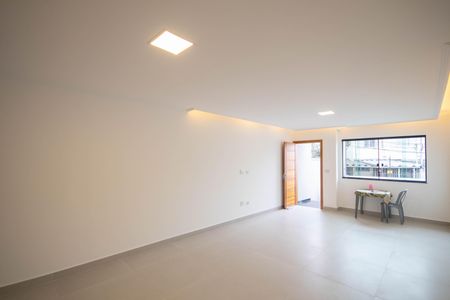 Casa à venda com 180m², 3 quartos e 5 vagasSala