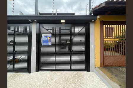 Casa à venda com 85m², 2 quartos e 2 vagas Casa à venda com 85m², 2 quartos e 2 vagasFachada