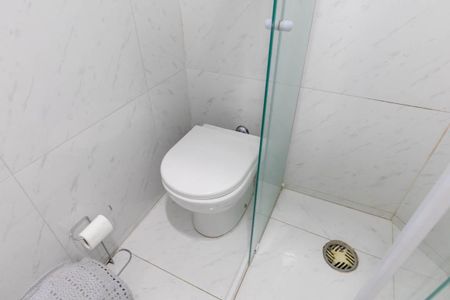 Banheiro de kitnet/studio para alugar com 1 quarto, 28m² em Consolação, São Paulo