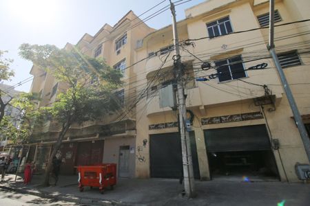 Apartamento para alugar com 90m², 2 quartos e sem vagaFachada