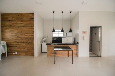 Apartamento à venda com 49m², 2 quartos e 1 vaga Apartamento à venda com 49m², 2 quartos e 1 vagaÁrea Comum - Salão de Festas