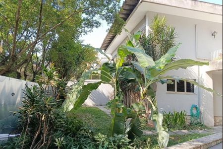 Casa à venda com 231m², 3 quartos e 3 vagasFoto 02