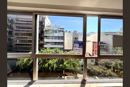Apartamento à venda com 116m², 3 quartos e 1 vaga Apartamento à venda com 116m², 3 quartos e 1 vagaPlaca