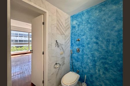 Apartamento à venda com 116m², 3 quartos e 1 vaga Apartamento à venda com 116m², 3 quartos e 1 vagaBanheiro da Suíte