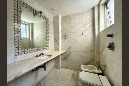 Apartamento à venda com 116m², 3 quartos e 1 vaga Apartamento à venda com 116m², 3 quartos e 1 vagaBanheiro social