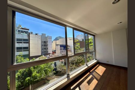Apartamento à venda com 116m², 3 quartos e 1 vaga Apartamento à venda com 116m², 3 quartos e 1 vagaPlaca