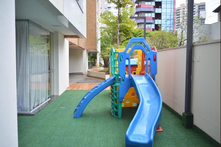 Apartamento à venda com 122m², 3 quartos e 3 vagasÁrea comum - Playground