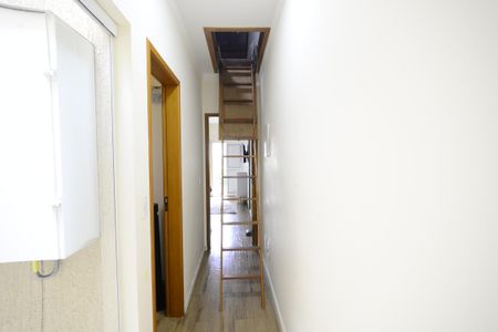 Casa à venda com 111m², 3 quartos e 2 vagasCorredor