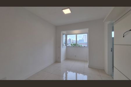Apartamento à venda com 128m², 4 quartos e 2 vagas Apartamento à venda com 128m², 4 quartos e 2 vagasSuíte