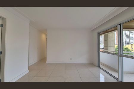 Apartamento à venda com 128m², 4 quartos e 2 vagas Apartamento à venda com 128m², 4 quartos e 2 vagasSala