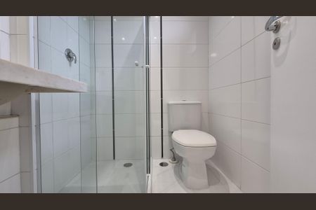 Apartamento à venda com 128m², 4 quartos e 2 vagas Apartamento à venda com 128m², 4 quartos e 2 vagasBanheiro da suíte 2