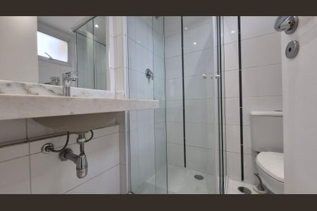 Apartamento à venda com 128m², 4 quartos e 2 vagas Apartamento à venda com 128m², 4 quartos e 2 vagasBanheiro da suíte 2