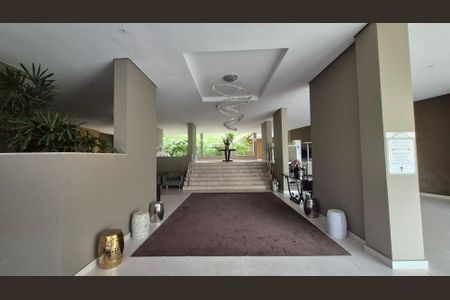 Apartamento à venda com 128m², 4 quartos e 2 vagas Apartamento à venda com 128m², 4 quartos e 2 vagasHall de entrada