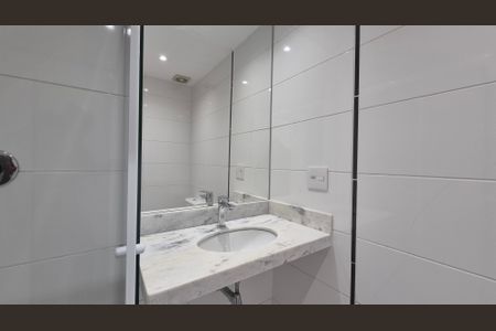 Apartamento à venda com 128m², 4 quartos e 2 vagas Apartamento à venda com 128m², 4 quartos e 2 vagasBanheiro da suíte 3
