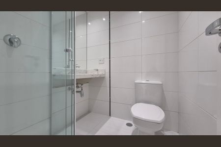 Apartamento à venda com 128m², 4 quartos e 2 vagas Apartamento à venda com 128m², 4 quartos e 2 vagasBanheiro da suíte 3