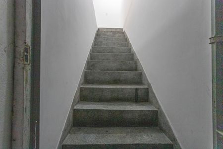 Studio para alugar com 22m², 1 quarto e sem vaga Studio para alugar com 22m², 1 quarto e sem vagaEscada