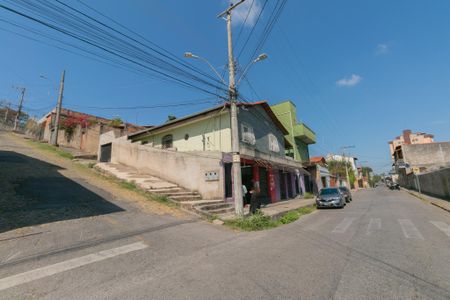 Casa à venda com 600m², 4 quartos e 8 vagas Casa à venda com 600m², 4 quartos e 8 vagasVista da Rua