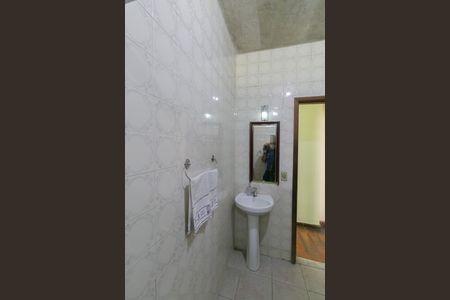 Casa à venda com 600m², 4 quartos e 8 vagas Casa à venda com 600m², 4 quartos e 8 vagasBanheiro