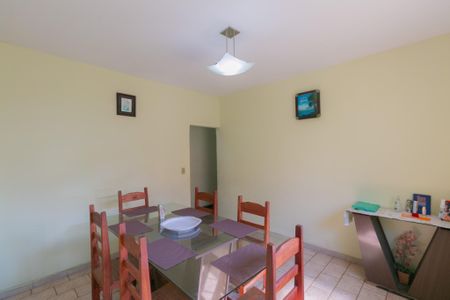 Casa à venda com 600m², 4 quartos e 8 vagas Casa à venda com 600m², 4 quartos e 8 vagasCozinha