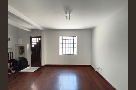 Casa à venda com 140m², 2 quartos e 1 vagaSala