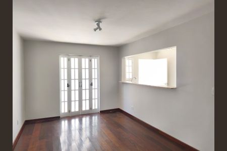 Casa à venda com 140m², 2 quartos e 1 vaga Casa à venda com 140m², 2 quartos e 1 vagaSala