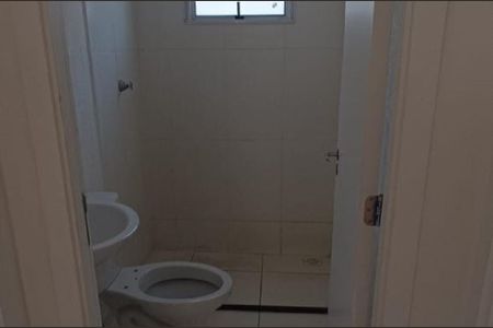 Banheiro de apartamento para alugar com 2 quartos, 45m² em Bela Vista, Vespasiano