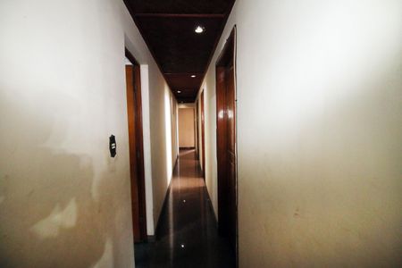 Sala - Corredor de apartamento à venda com 4 quartos, 178m² em Vaz Lobo, Rio de Janeiro