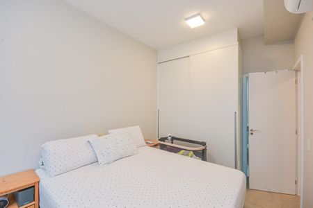 Suíte  de apartamento à venda com 2 quartos, 73m² em Vila Isa, São Paulo