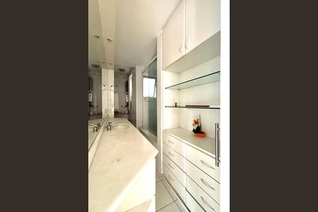 Apartamento à venda com 70m², 2 quartos e 1 vagaBanheiro da Suíte 1