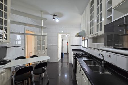 Apartamento à venda com 149m², 4 quartos e 3 vagasCozinha