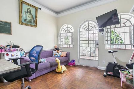 Casa de condomínio à venda com 238m², 6 quartos e 5 vagas Casa de condomínio à venda com 238m², 6 quartos e 5 vagasSala