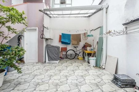 Casa de condomínio à venda com 238m², 6 quartos e 5 vagas Casa de condomínio à venda com 238m², 6 quartos e 5 vagasÁrea de Serviço