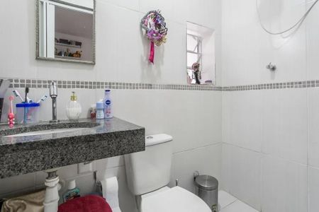 Casa de condomínio à venda com 238m², 6 quartos e 5 vagas Casa de condomínio à venda com 238m², 6 quartos e 5 vagasBanheiro da Suíte 2