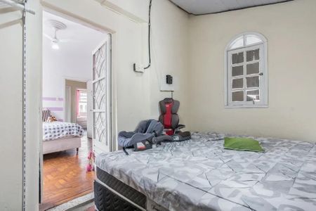 Casa de condomínio à venda com 238m², 6 quartos e 5 vagas Casa de condomínio à venda com 238m², 6 quartos e 5 vagasQuarto 1