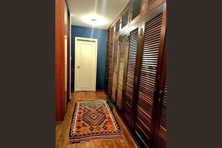 Casa à venda com 362m², 4 quartos e 4 vagas