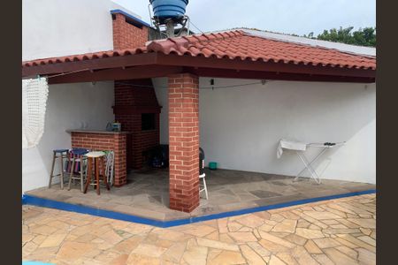 Casa à venda com 126m², 3 quartos e 3 vagas Casa à venda com 126m², 3 quartos e 3 vagasChurrasqueira