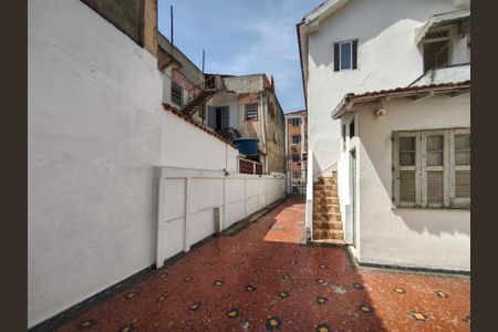 Casa à venda com 129m², 4 quartos e 4 vagasQuintal