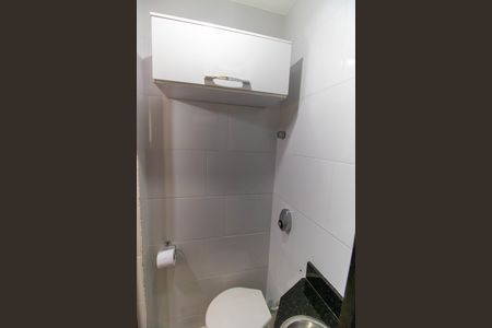 Apartamento à venda com 65m², 2 quartos e sem vaga Apartamento à venda com 65m², 2 quartos e sem vagaBanheiro de serviço
