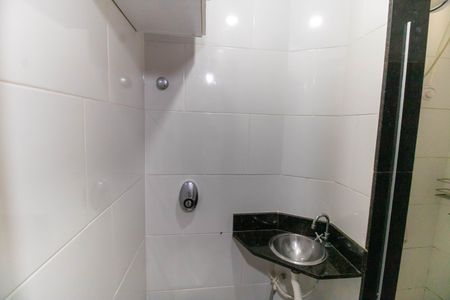 Apartamento à venda com 65m², 2 quartos e sem vaga Apartamento à venda com 65m², 2 quartos e sem vagaBanheiro de serviço