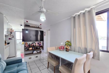 Apartamento à venda com 44m², 2 quartos e 1 vaga Apartamento à venda com 44m², 2 quartos e 1 vagaSala