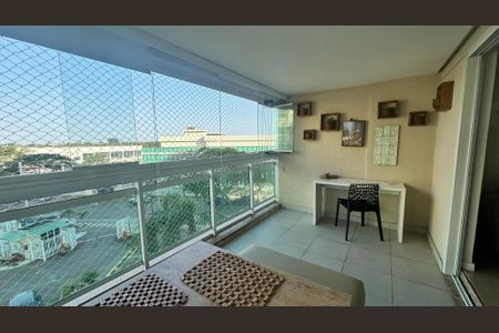 Apartamento à venda com 78m², 2 quartos e 1 vagaVaranda