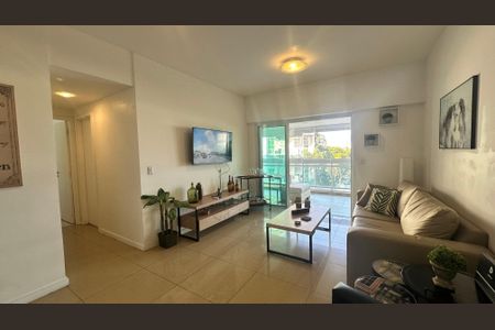 Sala de apartamento para alugar com 2 quartos, 78m² em Barra da Tijuca, Rio de Janeiro