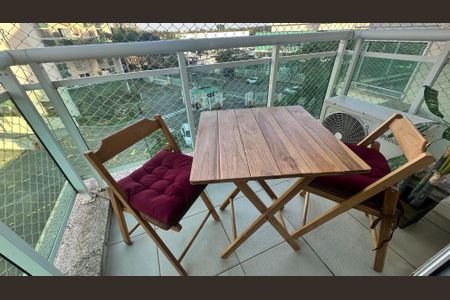 Apartamento à venda com 78m², 2 quartos e 1 vagaVaranda