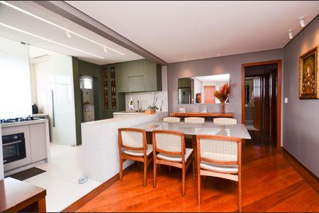 Sala  de apartamento à venda com 3 quartos, 100m² em São Pedro, Belo Horizonte