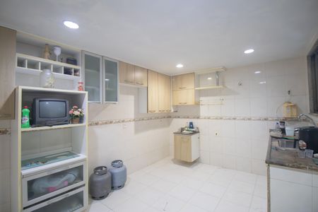 Casa para alugar com 60m², 2 quartos e 2 vagas Casa para alugar com 60m², 2 quartos e 2 vagasCozinha
